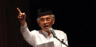 PUISI-PUISI KH. MUSTOFA BISRI (GUS MUS)