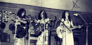 Grup Musik Kelompok Kampungan Dalam Mencari Tuhan